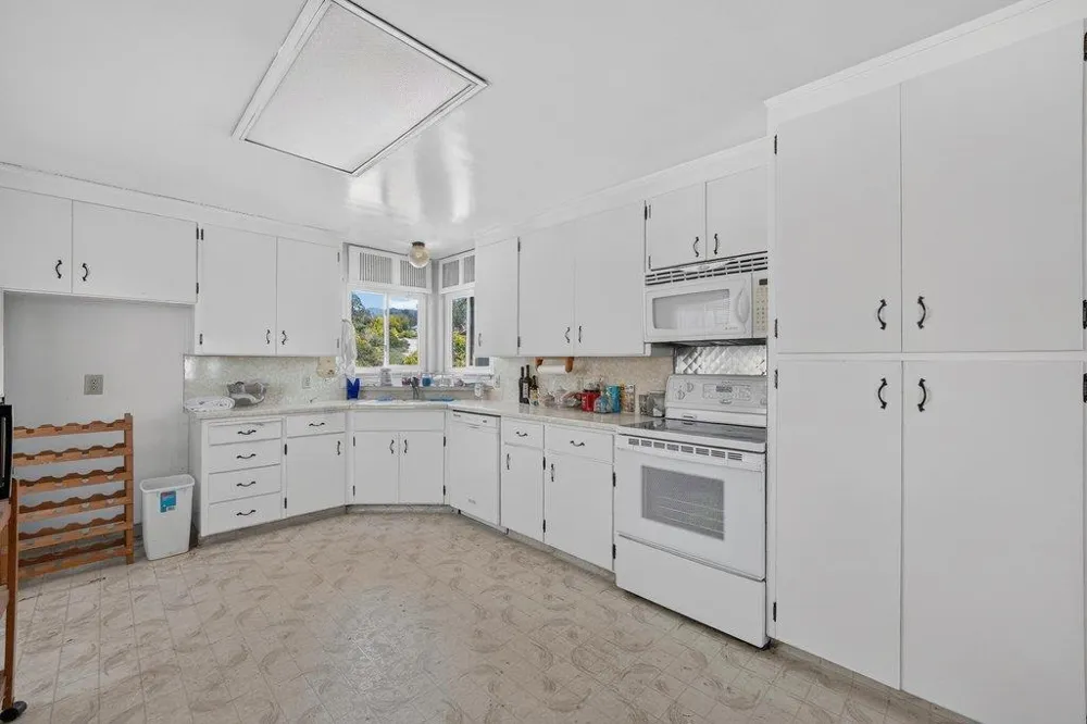 211 Smith Road Watsonville, CA 95076