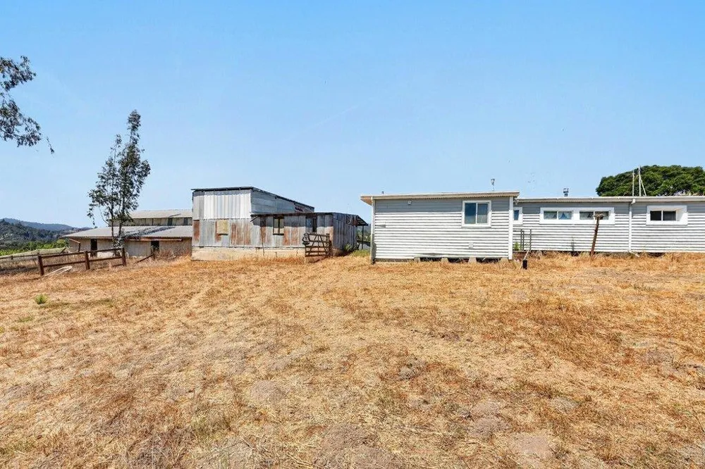 211 Smith Road Watsonville, CA 95076