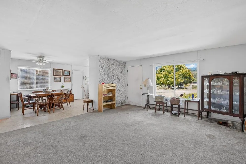 211 Smith Road Watsonville, CA 95076