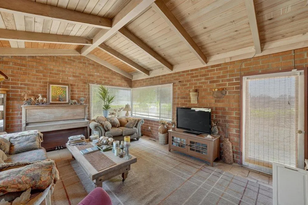 211 Smith Road Watsonville, CA 95076