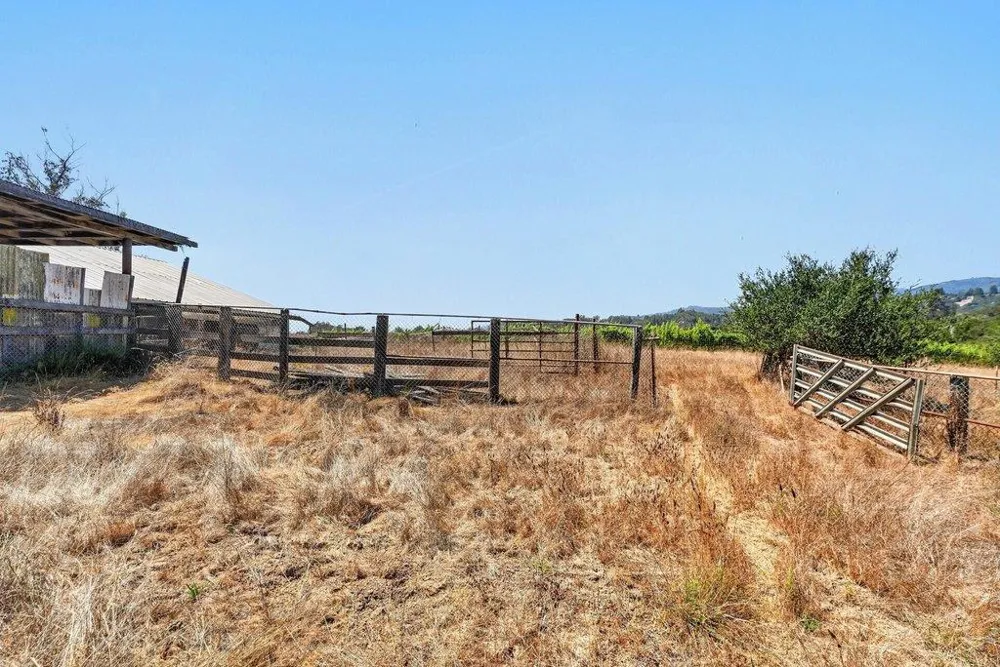 211 Smith Road Watsonville, CA 95076