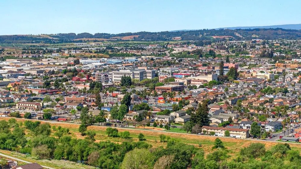 211 Smith Road Watsonville, CA 95076