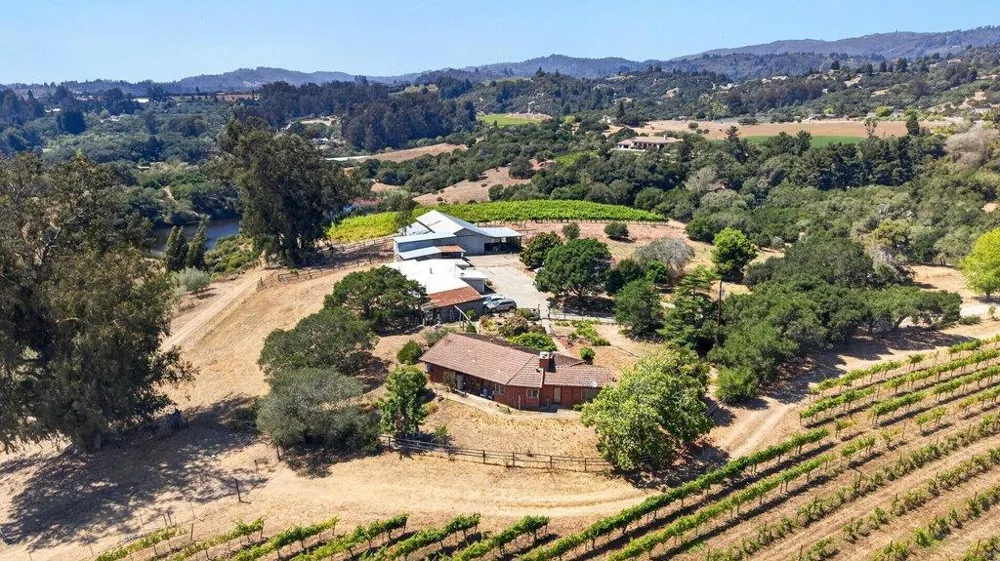 211 Smith Road Watsonville, CA 95076