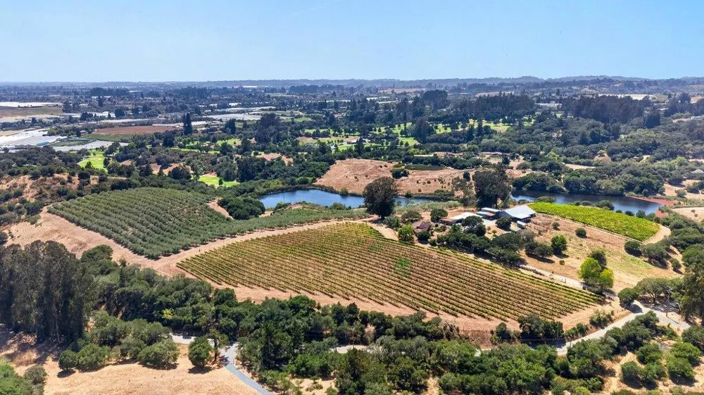 211 Smith Road Watsonville, CA 95076