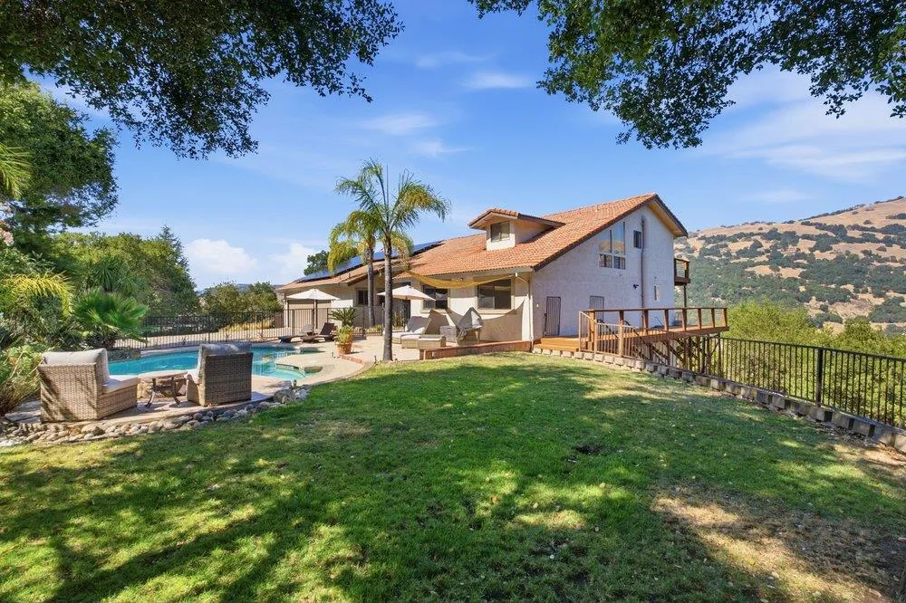 17240 Copper Hill Drive Morgan Hill, CA 95037