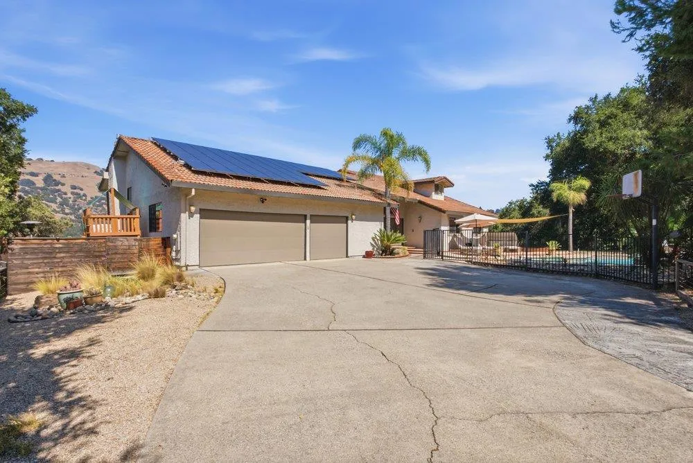17240 Copper Hill Drive Morgan Hill, CA 95037