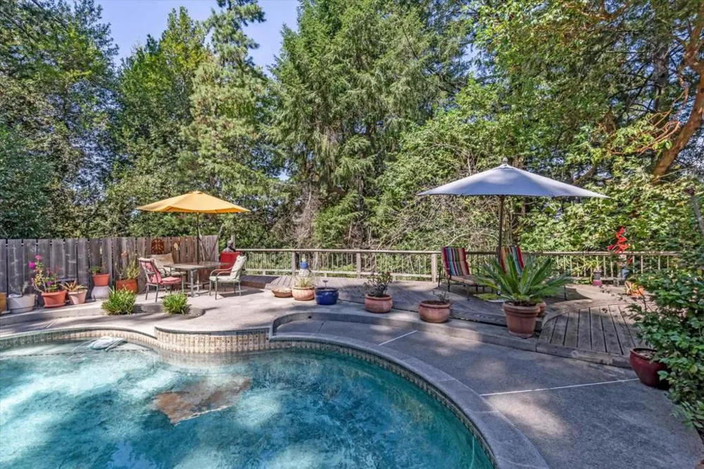 22425 Summit Road Los Gatos, CA 95033