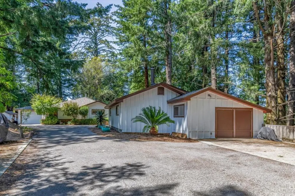 22425 Summit Road Los Gatos, CA 95033