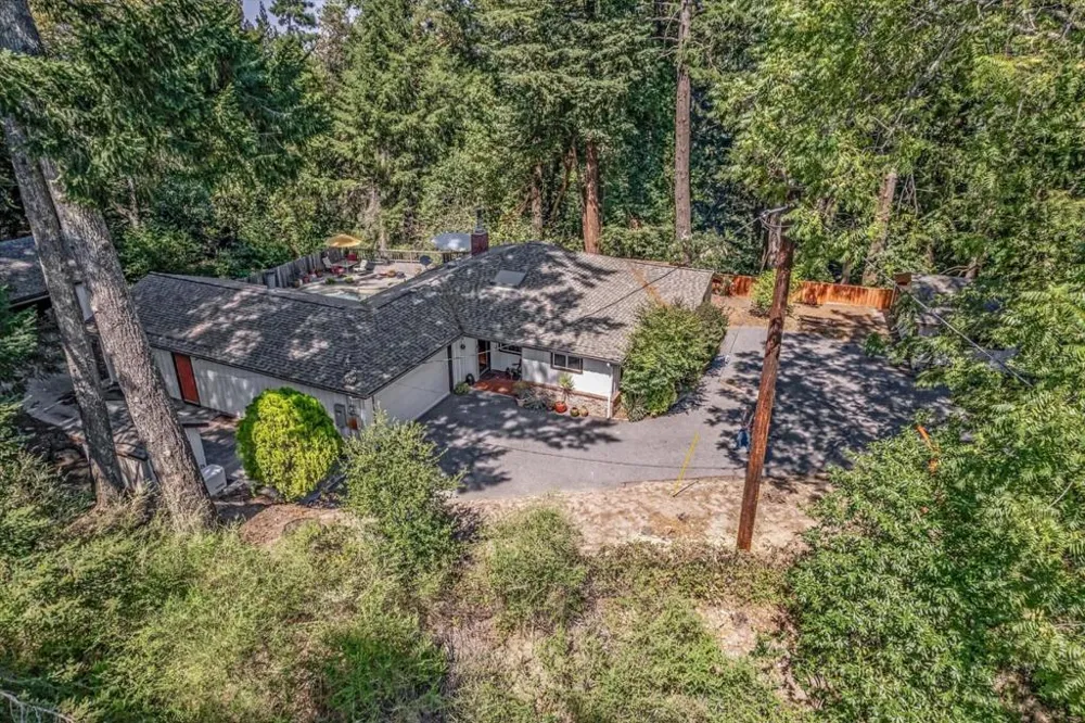 22425 Summit Road Los Gatos, CA 95033