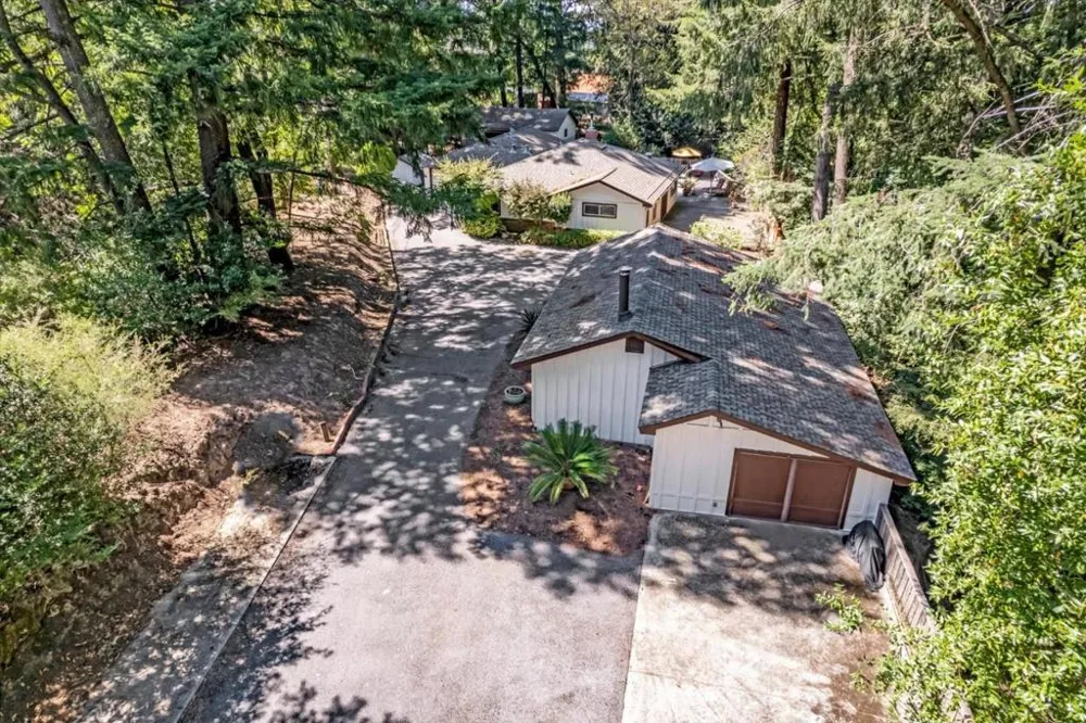 22425 Summit Road Los Gatos, CA 95033