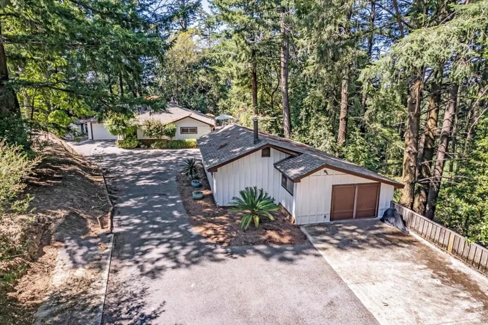22425 Summit Road Los Gatos, CA 95033