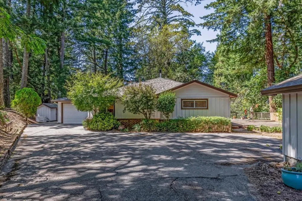 22425 Summit Road Los Gatos, CA 95033