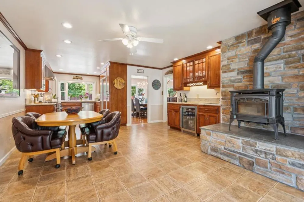 1650 Cordilleras Road Redwood City, CA 94062