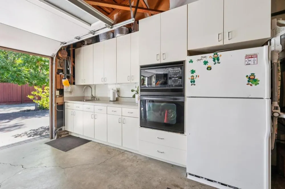1650 Cordilleras Road Redwood City, CA 94062