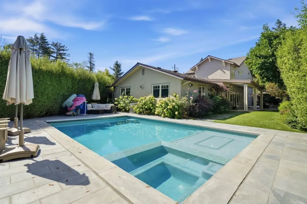 150 Doherty Way Redwood City, CA 94061