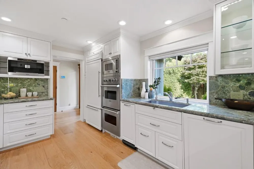 150 Doherty Way Redwood City, CA 94061