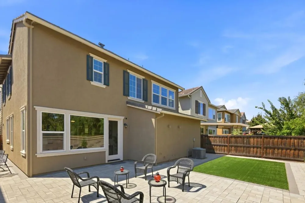 561 E Marcello Avenue Mountain House, CA 95391