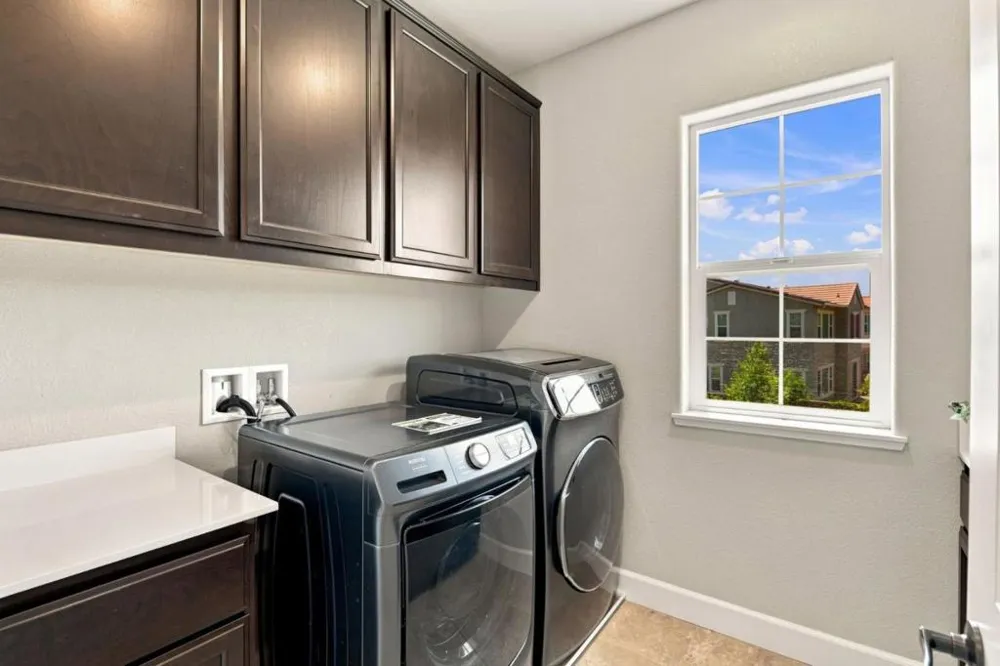 561 E Marcello Avenue Mountain House, CA 95391