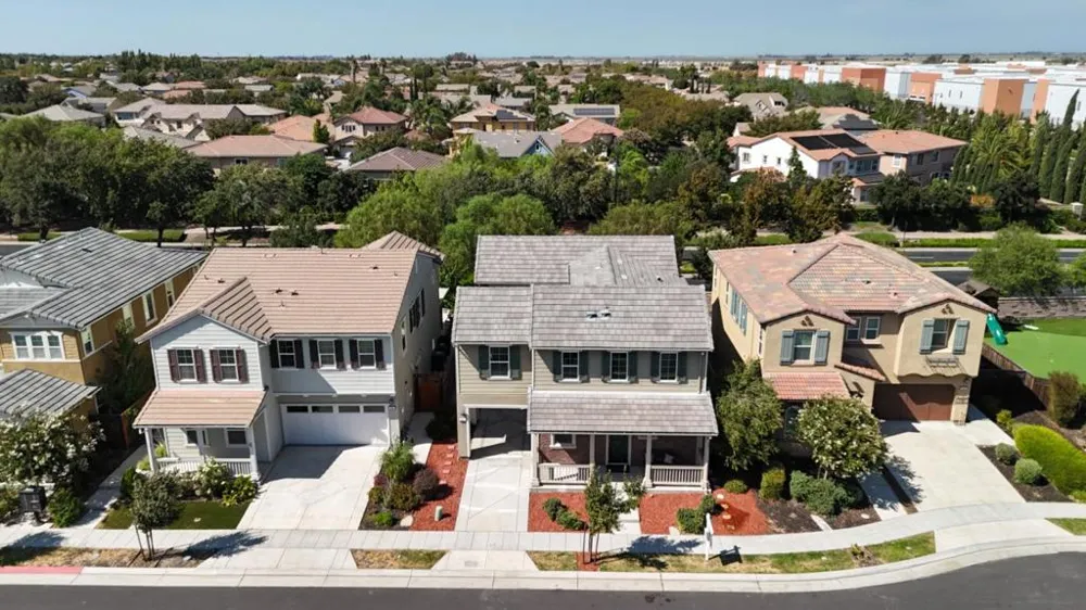 561 E Marcello Avenue Mountain House, CA 95391