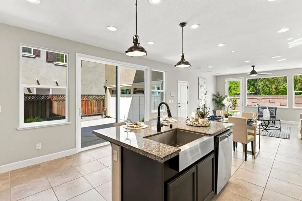 561 E Marcello Avenue Mountain House, CA 95391