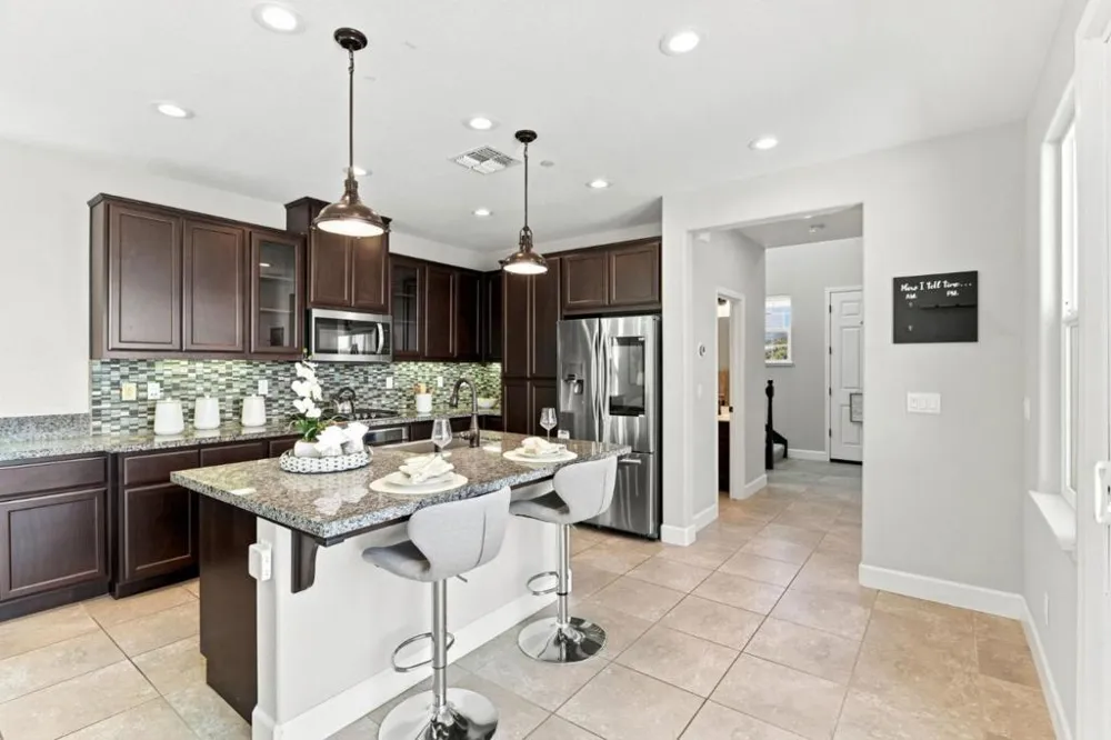 561 E Marcello Avenue Mountain House, CA 95391