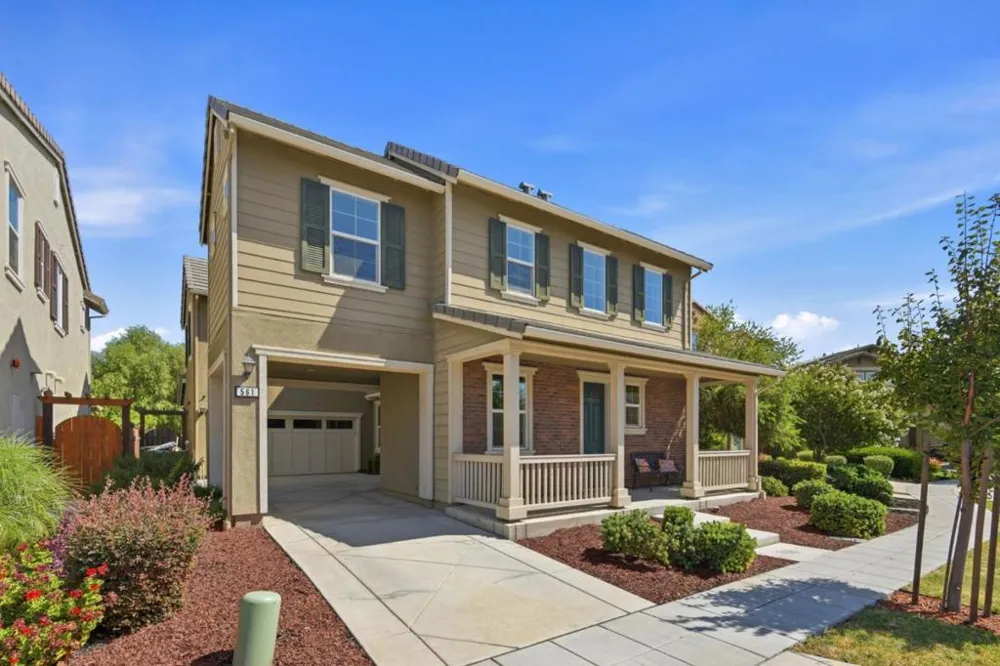 561 E Marcello Avenue Mountain House, CA 95391