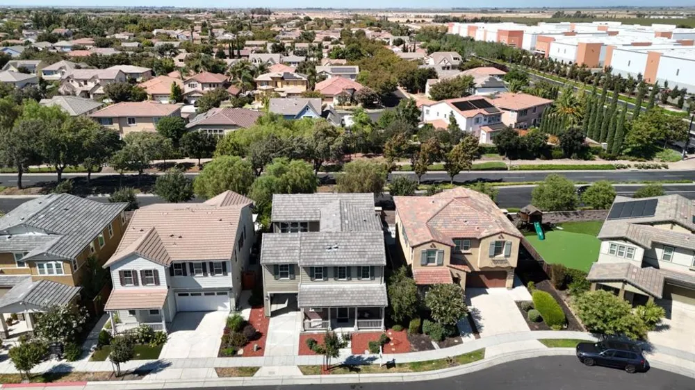 561 E Marcello Avenue Mountain House, CA 95391
