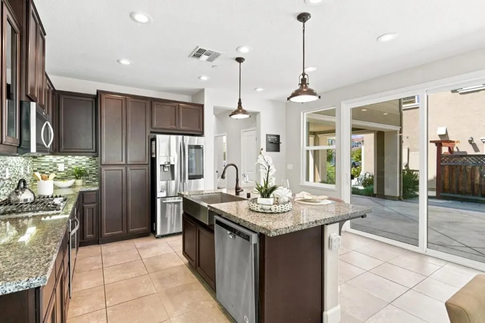 561 E Marcello Avenue Mountain House, CA 95391