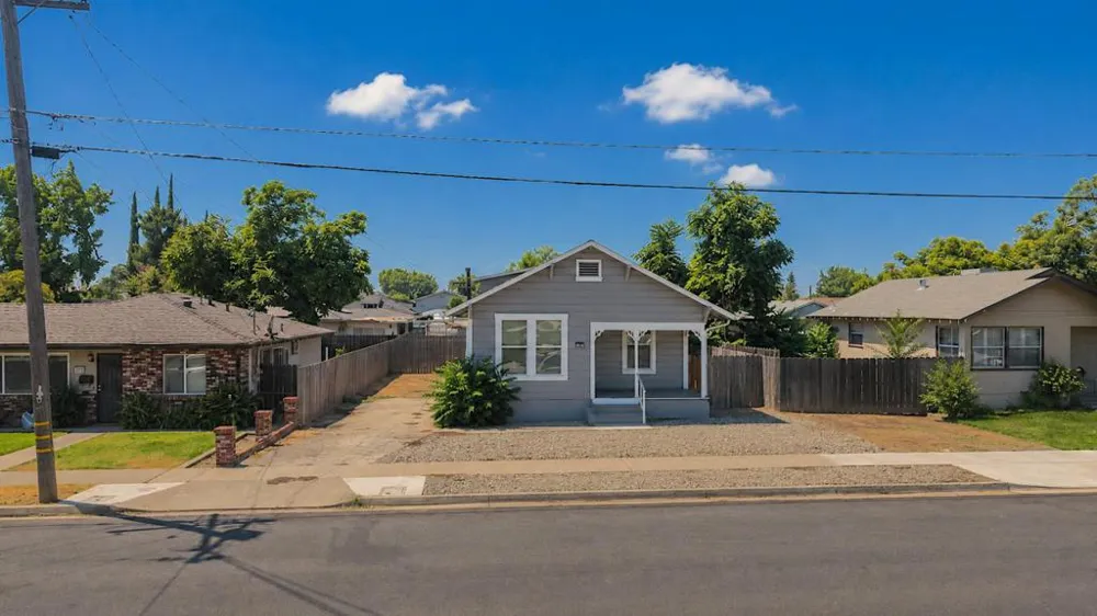 334 S 2nd Avenue Oakdale, CA 95361
