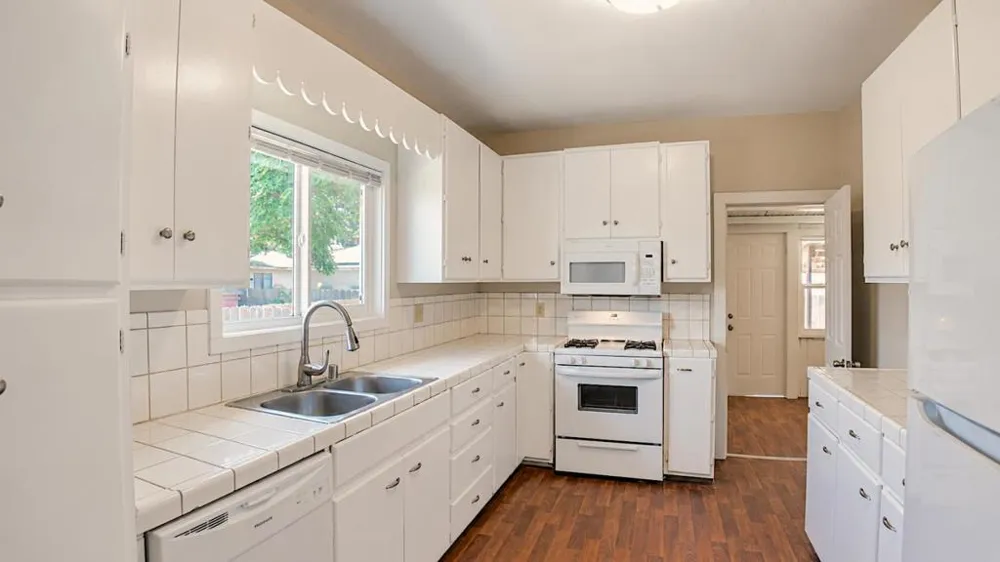 334 S 2nd Avenue Oakdale, CA 95361
