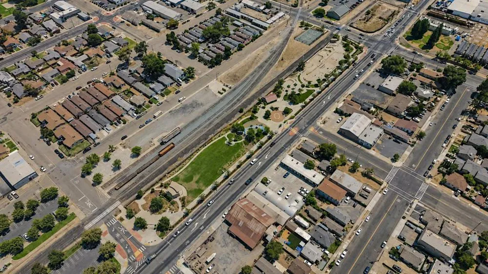 334 S 2nd Avenue Oakdale, CA 95361