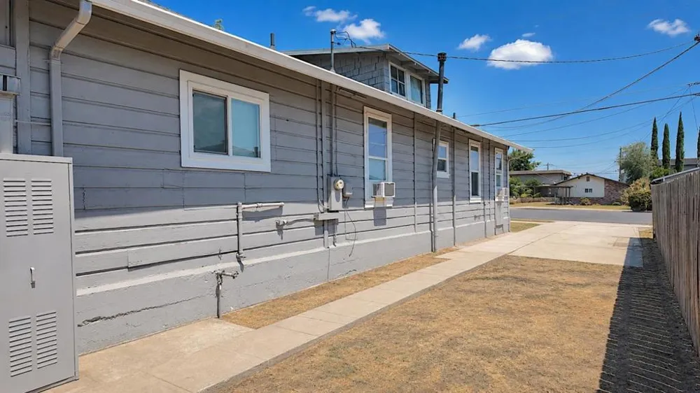 334 S 2nd Avenue Oakdale, CA 95361