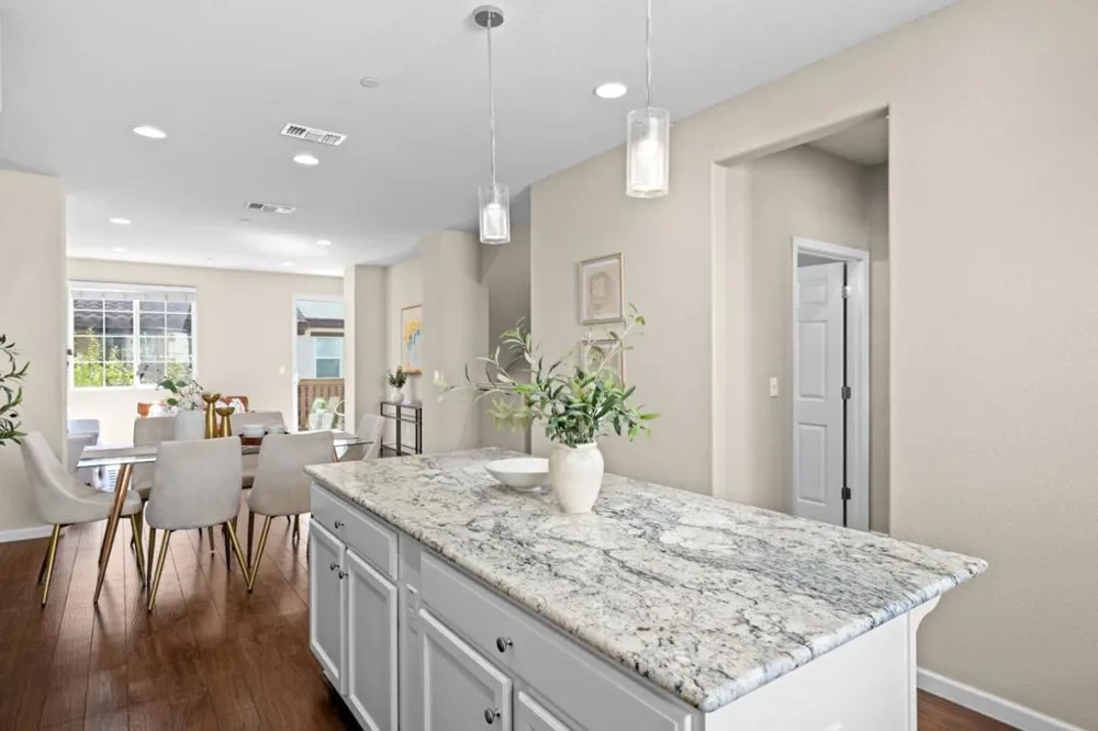 1052 Chamomile San Jose, CA 95133
