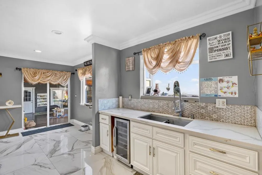 12 Eastern Drive Watsonville, CA 95076