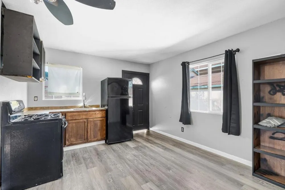 12 Eastern Drive Watsonville, CA 95076