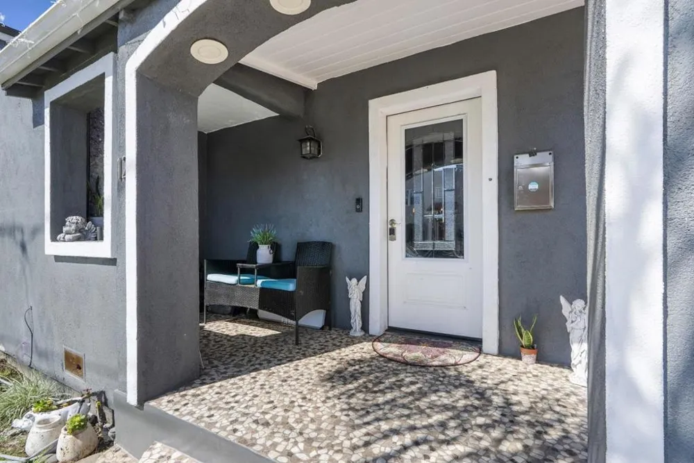 12 Eastern Drive Watsonville, CA 95076