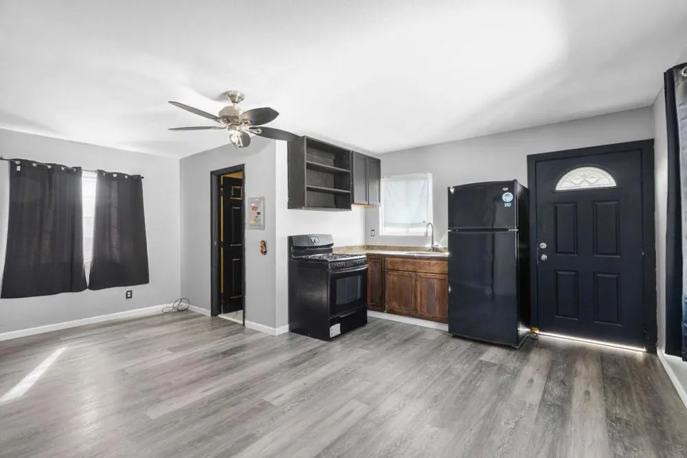 12 Eastern Drive Watsonville, CA 95076