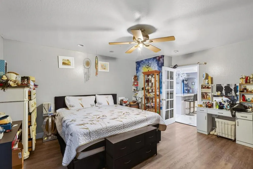 12 Eastern Drive Watsonville, CA 95076