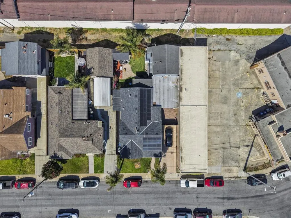12 Eastern Drive Watsonville, CA 95076