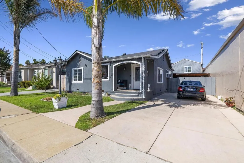 12 Eastern Drive Watsonville, CA 95076