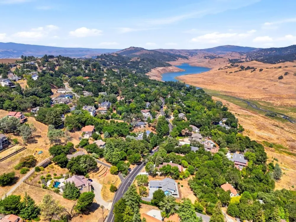 17411 Holiday Drive Morgan Hill, CA 95037
