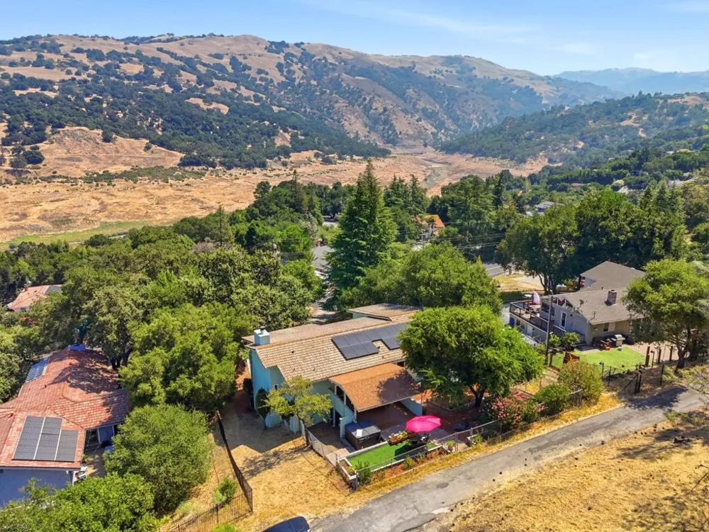 17411 Holiday Drive Morgan Hill, CA 95037