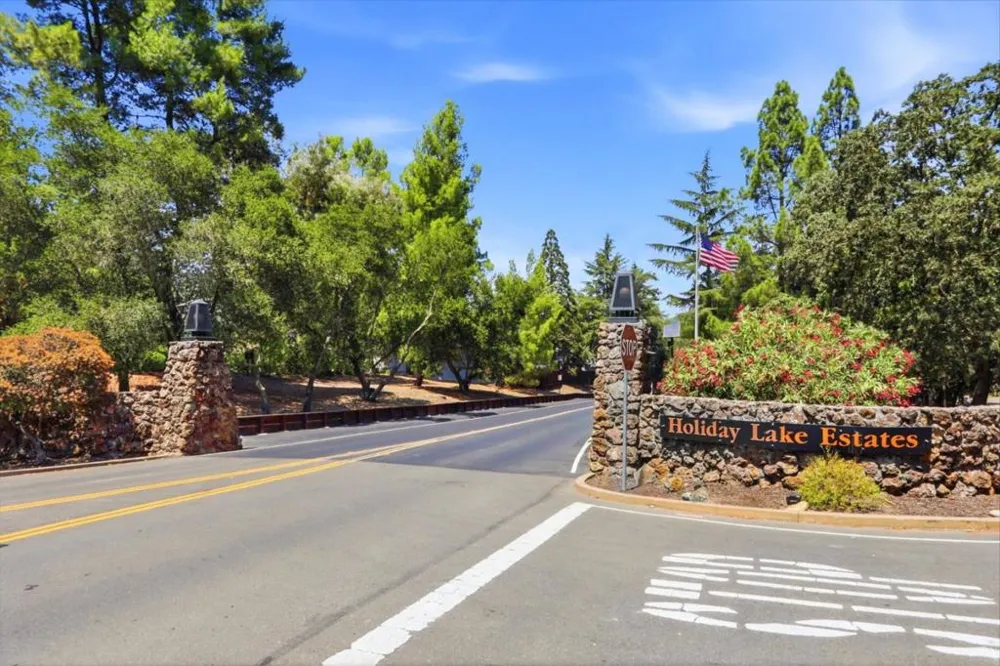 17411 Holiday Drive Morgan Hill, CA 95037