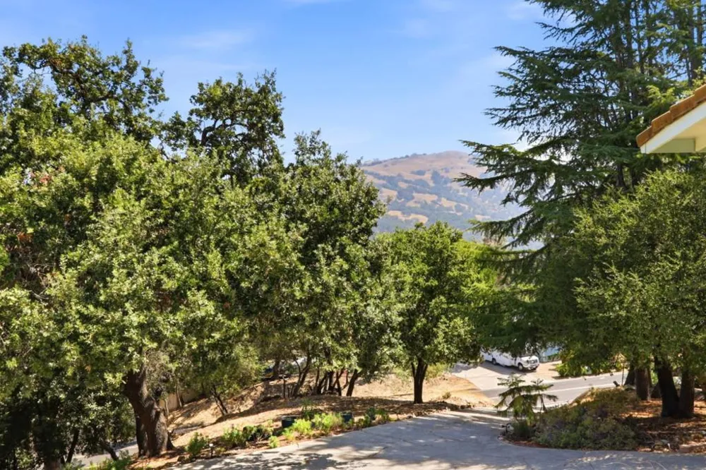 17411 Holiday Drive Morgan Hill, CA 95037