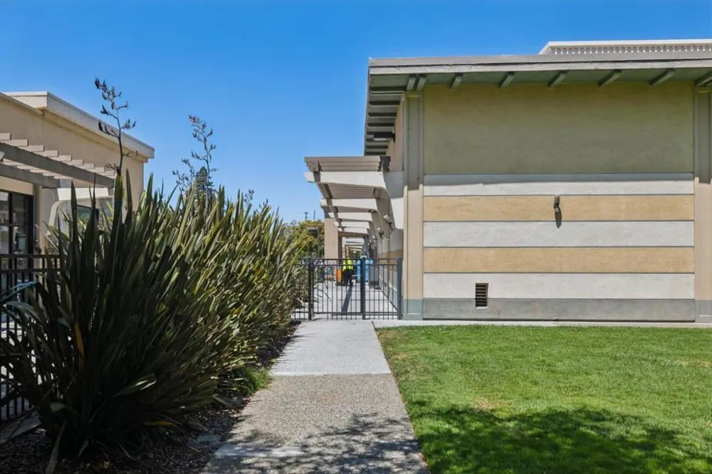 835 Humboldt Street #412 San Mateo, CA 94401