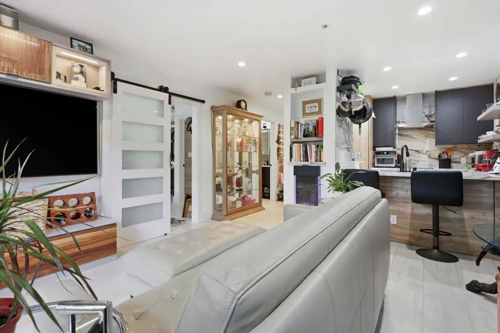 324 Catalpa Street #111 San Mateo, CA 94401