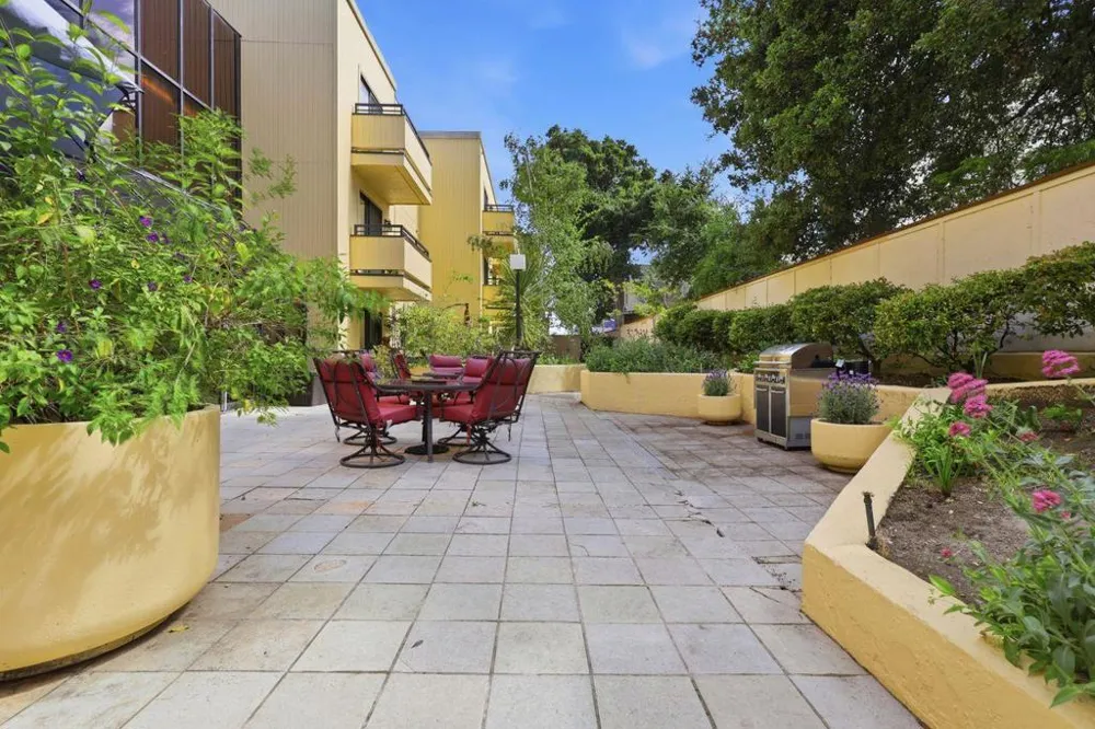 324 Catalpa Street #111 San Mateo, CA 94401