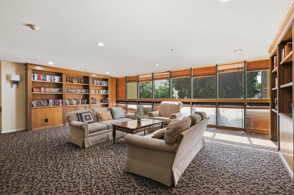 324 Catalpa Street #111 San Mateo, CA 94401
