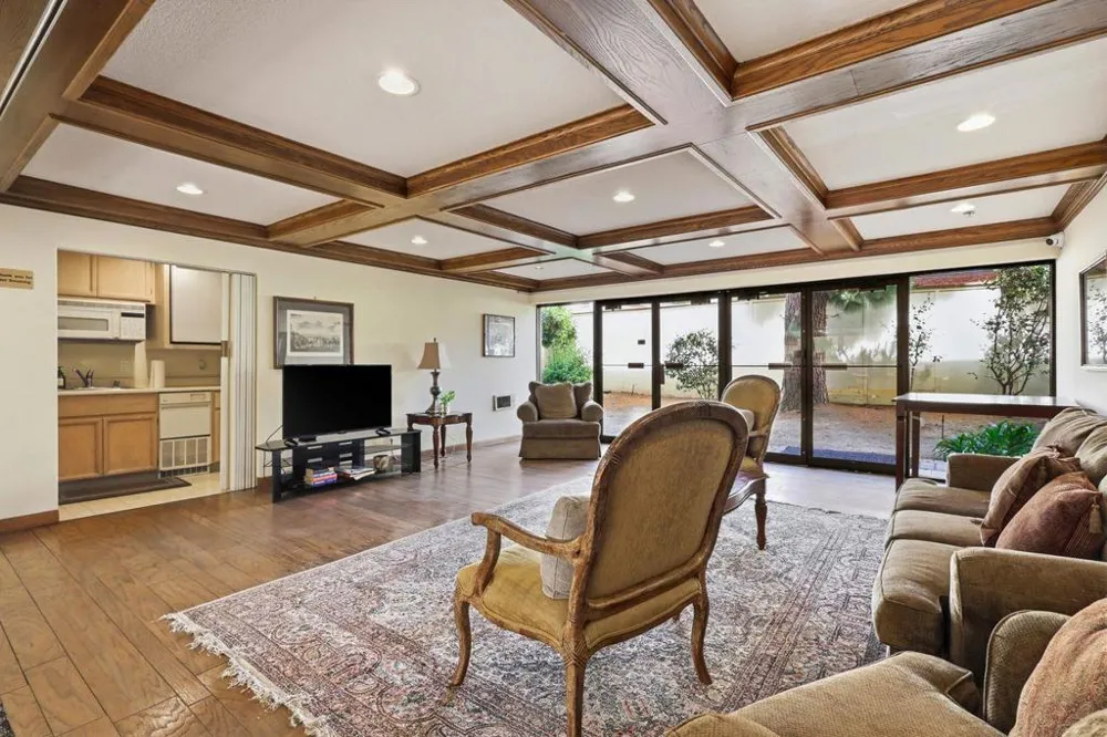 324 Catalpa Street #111 San Mateo, CA 94401
