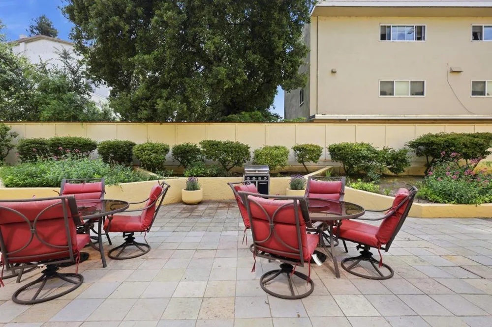 324 Catalpa Street #111 San Mateo, CA 94401